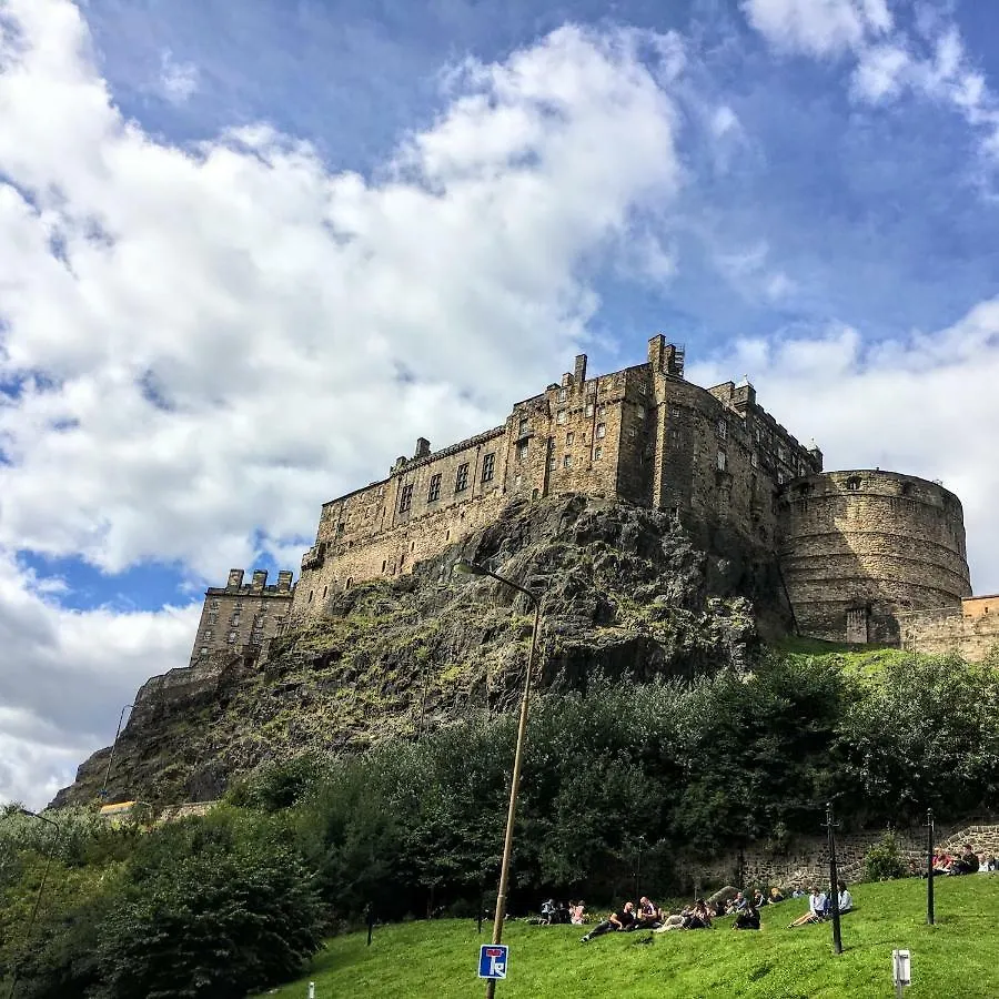 Grassmarket, Castle Wynd Apartment Edinburgh
